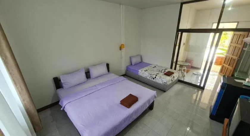 Bed in Khemthong Resort 9