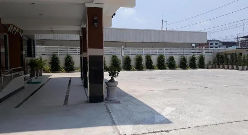 Phetlada Pavilion & Resort