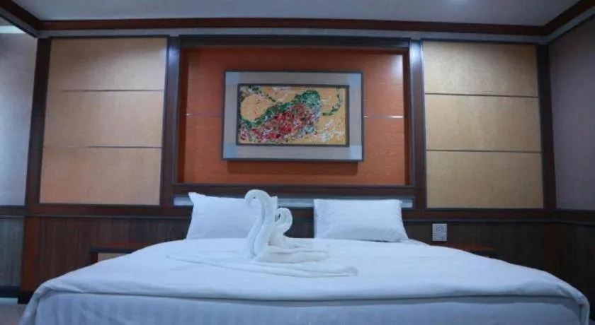 Bed in Phetlada Pavilion & Resort