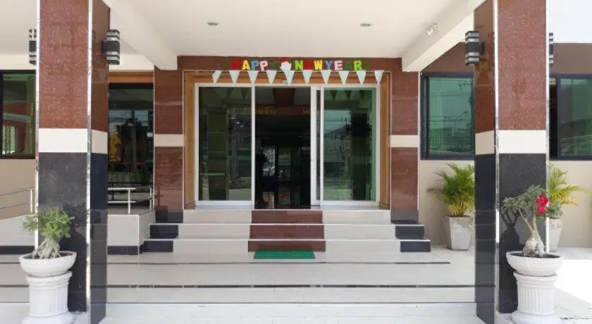 Phetlada Pavilion & Resort