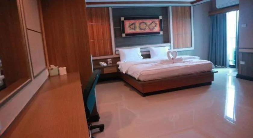 Bed in Phetlada Pavilion & Resort