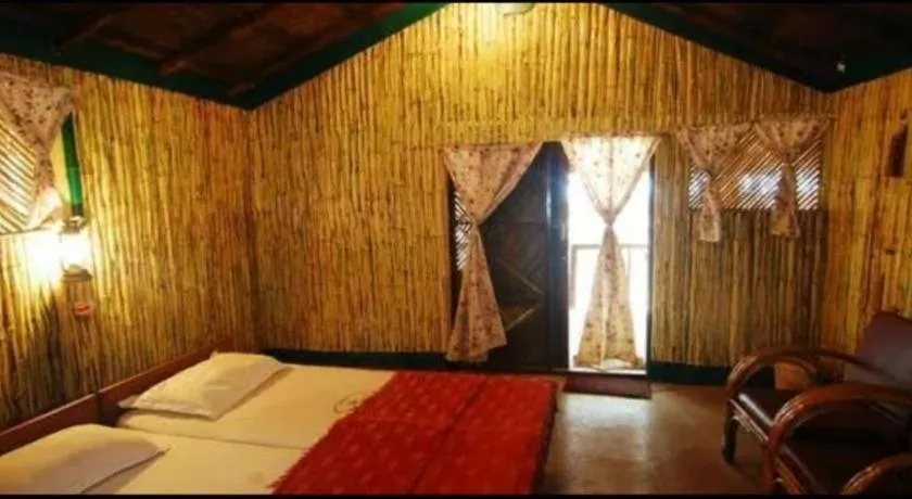 Bed in Devbagh beach resort - Junglelodges
