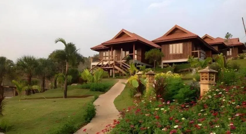 Maan Mek Talay Mok Resort