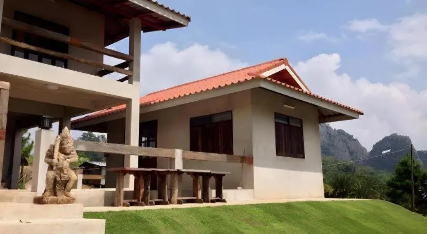 Maan Mek Talay Mok Resort