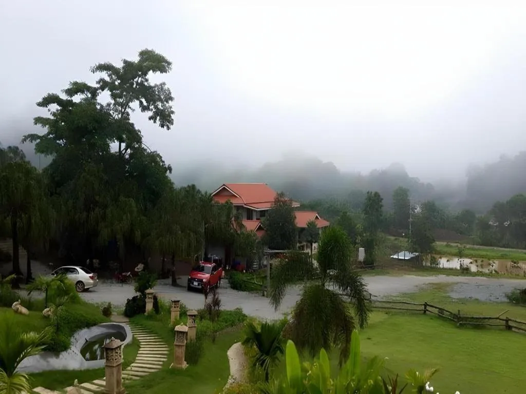 Maan Mek Talay Mok Resort