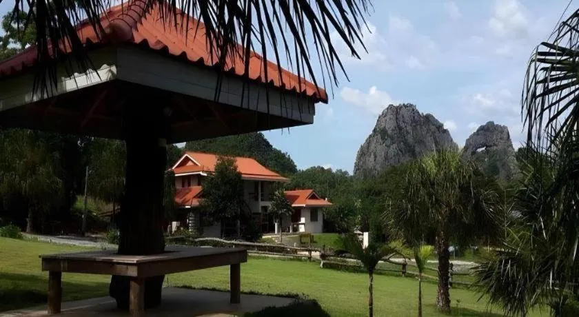 Maan Mek Talay Mok Resort