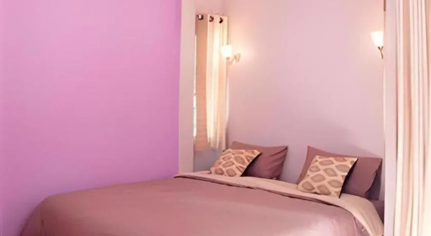 Bed in T.Tao Garden Home