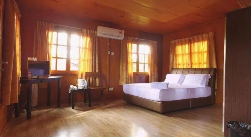 Bed in Borneo Tree House