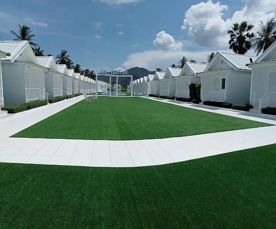 The White Resort