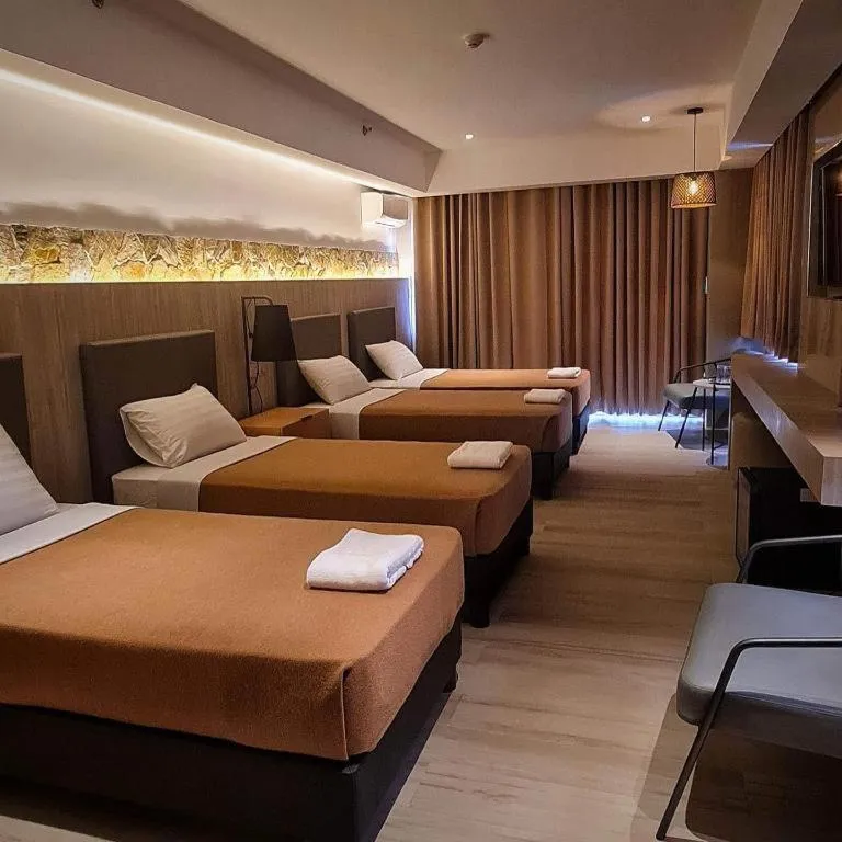 Bed in Baguio Palace Hotel