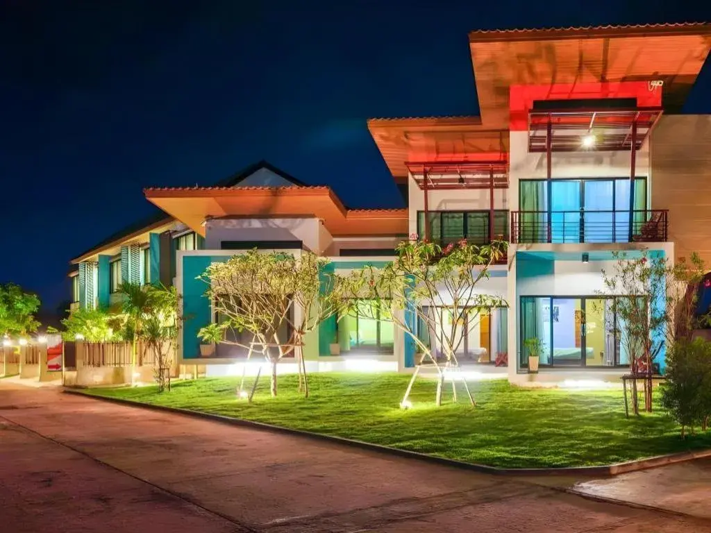 Baan Issara Baan Issara