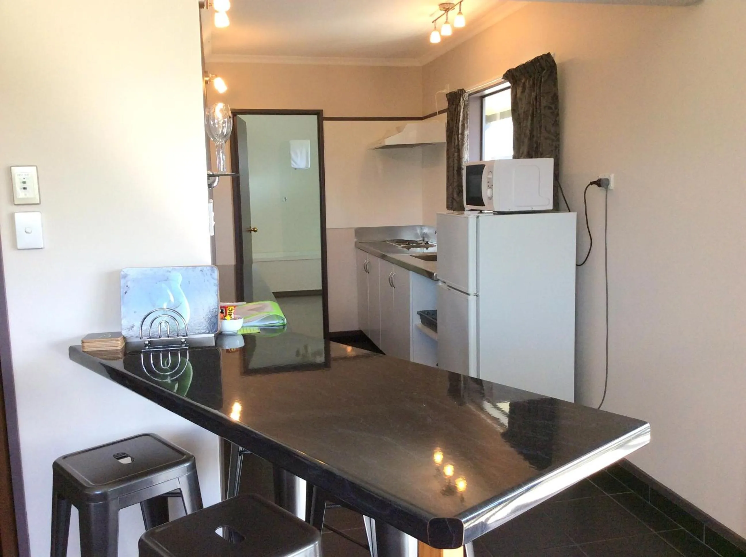 Kitchen or kitchenette in Fiordland Great Views Holiday Park
