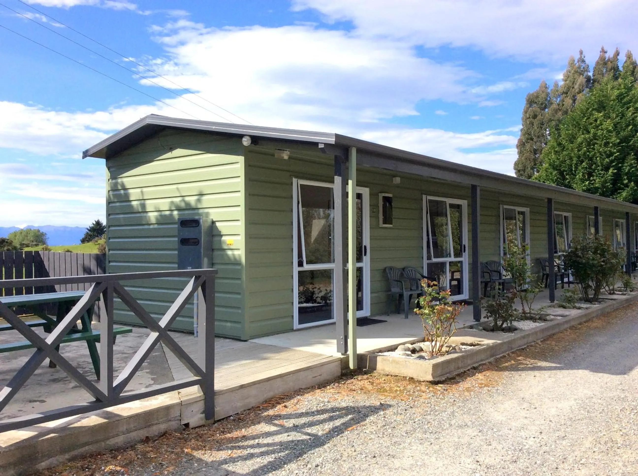 Property building in Fiordland Great Views Holiday Park