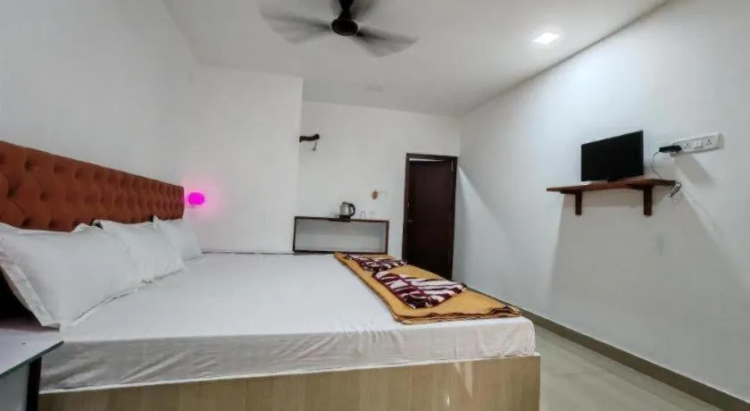 Bed in Sea View Beach Resort