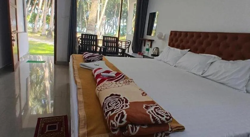Bed in Sea View Beach Resort