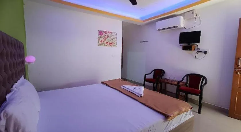 Bed in Sea View Beach Resort