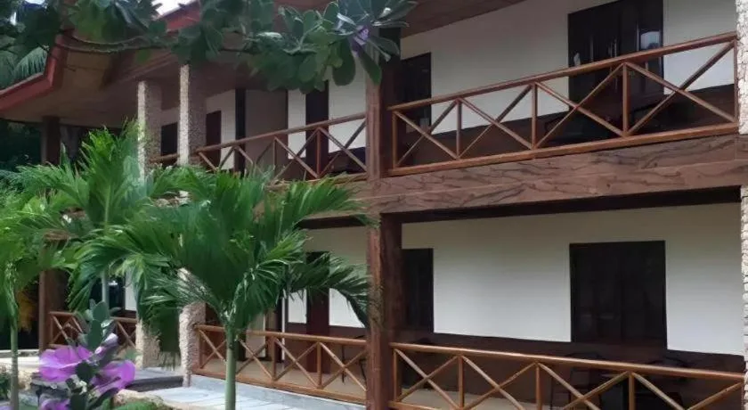 Nataasan Beach Resort and Dive Center