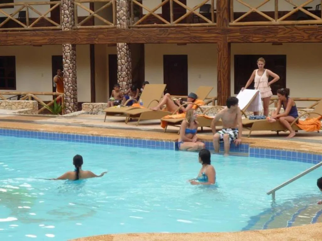 Nataasan Beach Resort and Dive Center