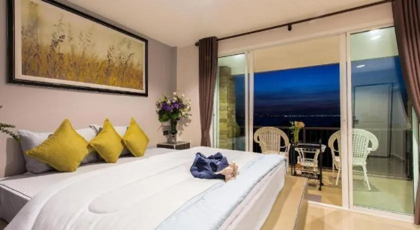 Bed in Chalita Goodview