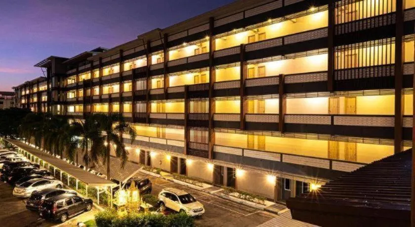 B2 Korat Night Market Boutique & Budget Hotel