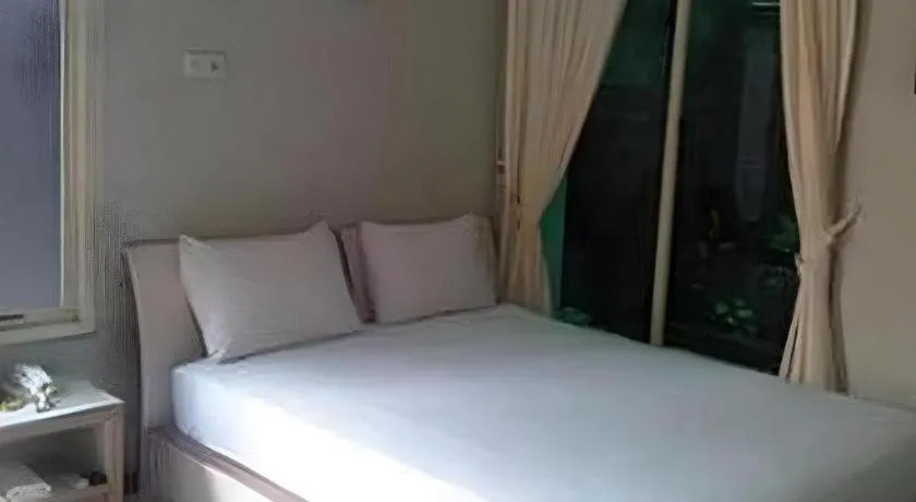 Bed in Hotel Cendrawasih