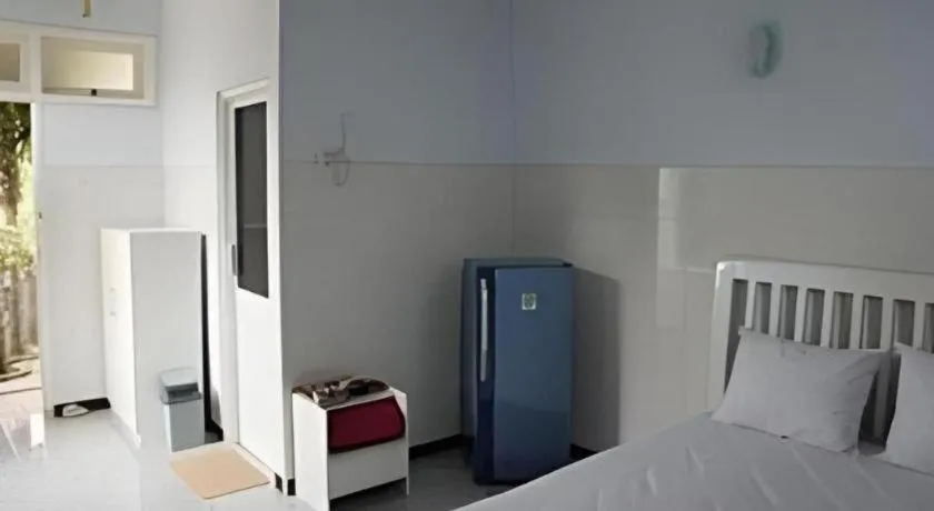 Bed in Hotel Cendrawasih