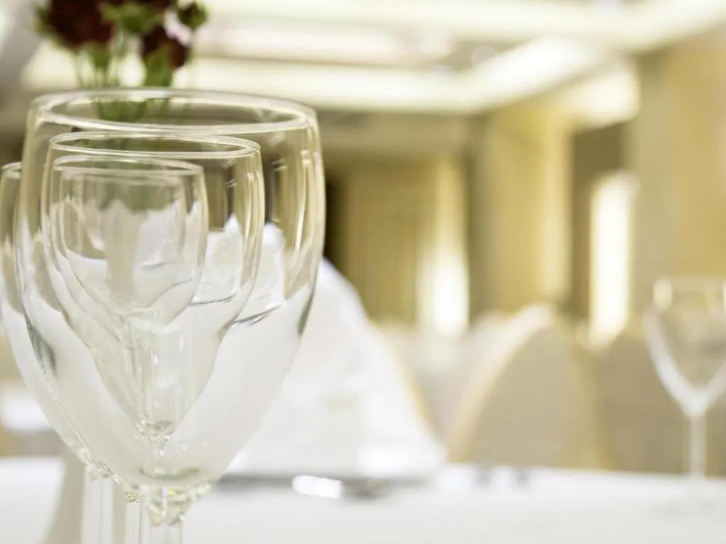 Bed in Gulf Pearls Hotel