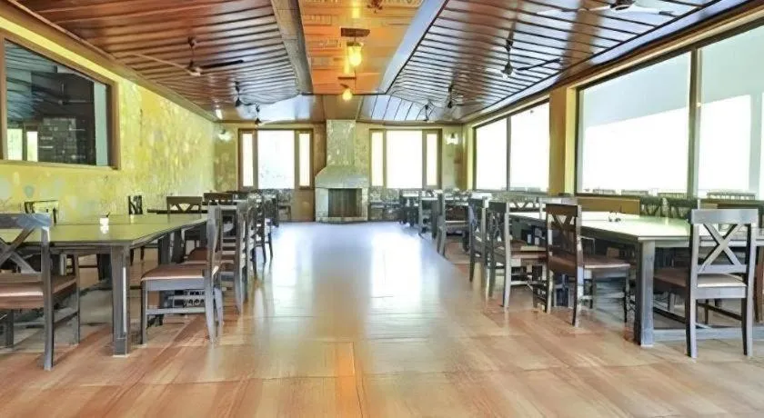 Pratiksha River Retreat