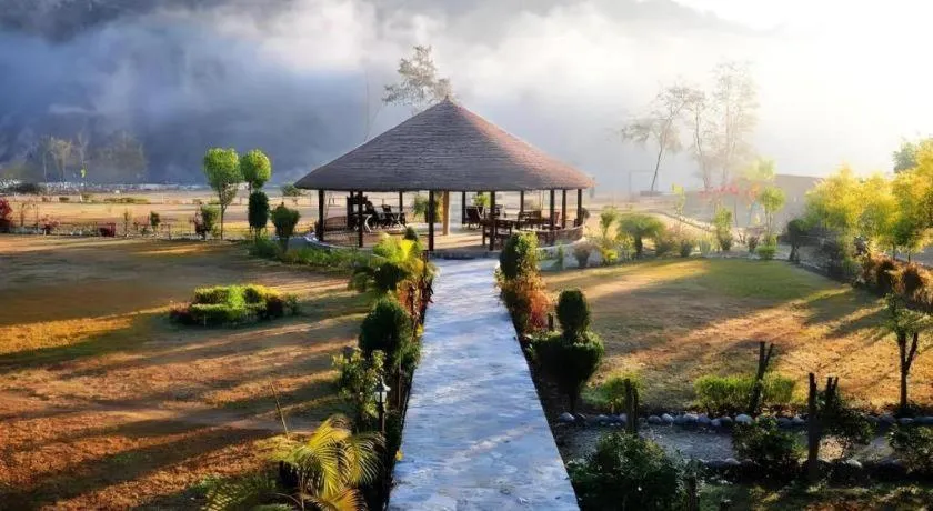 Pratiksha River Retreat