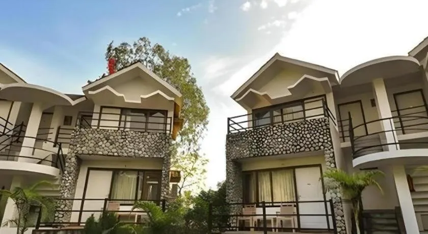 Pratiksha River Retreat