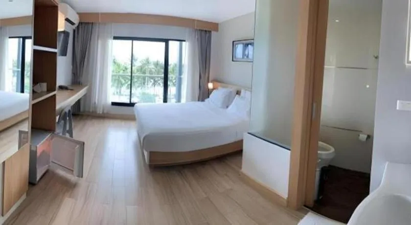 Bed in Coco Beach Resort