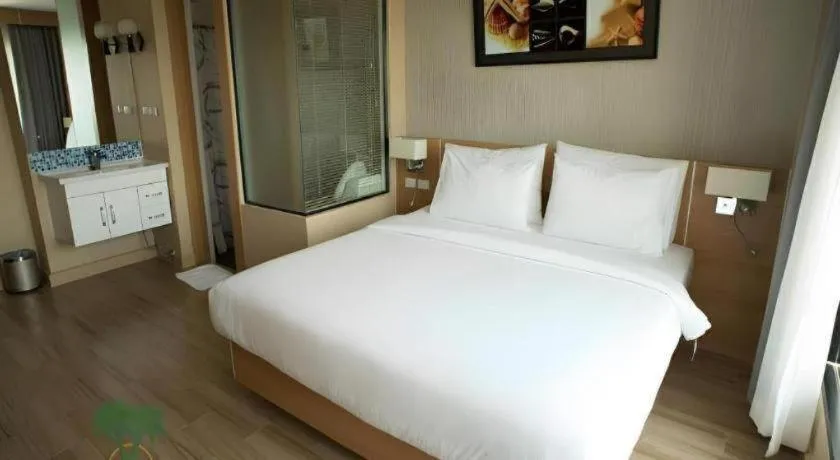 Bed in Coco Beach Resort