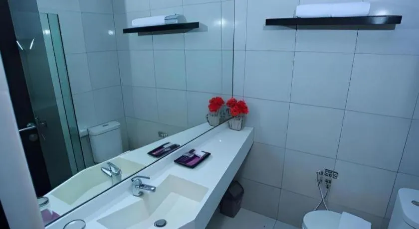 Royal Hotel n' Lounge