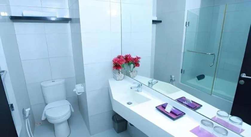 Royal Hotel n' Lounge