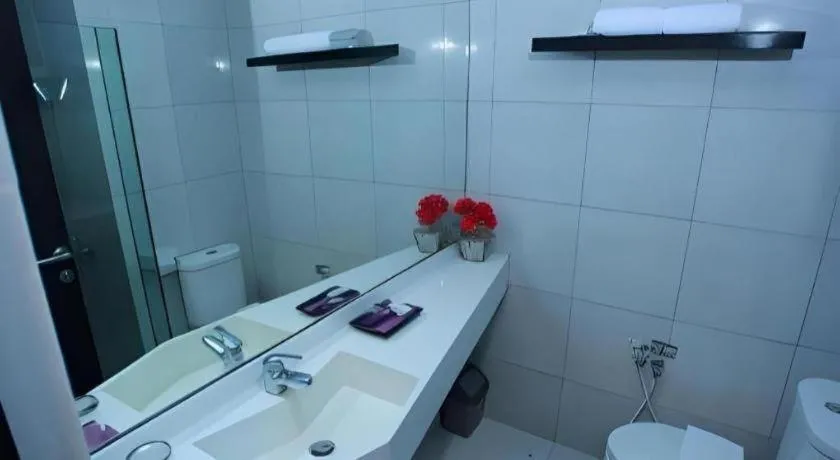 Royal Hotel n' Lounge