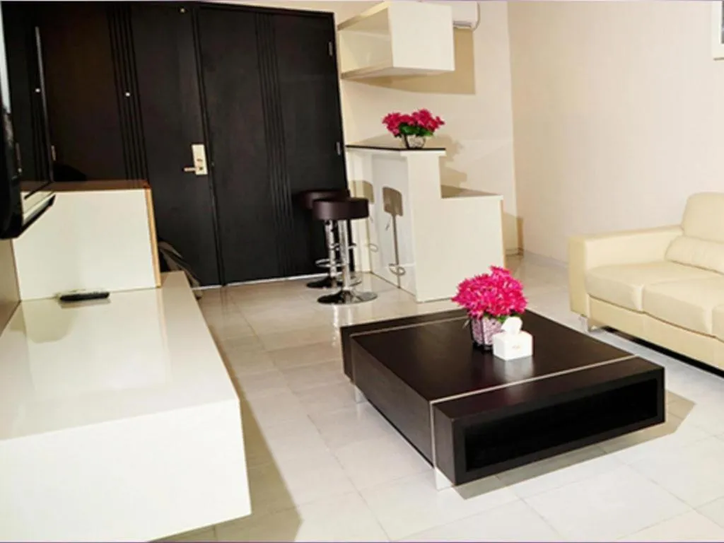 Royal Hotel n' Lounge