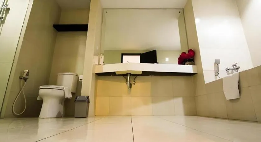 Royal Hotel n' Lounge