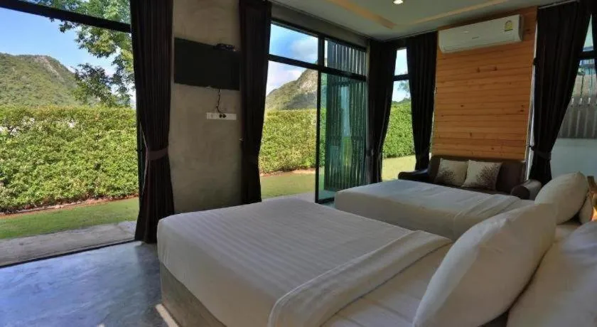 Bed in Curve360 Hotel Khao Yai