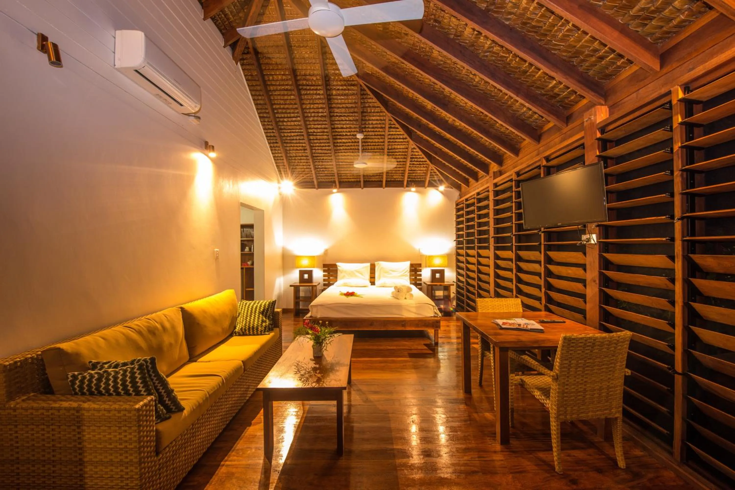 Bed in Barrier Beach Resort