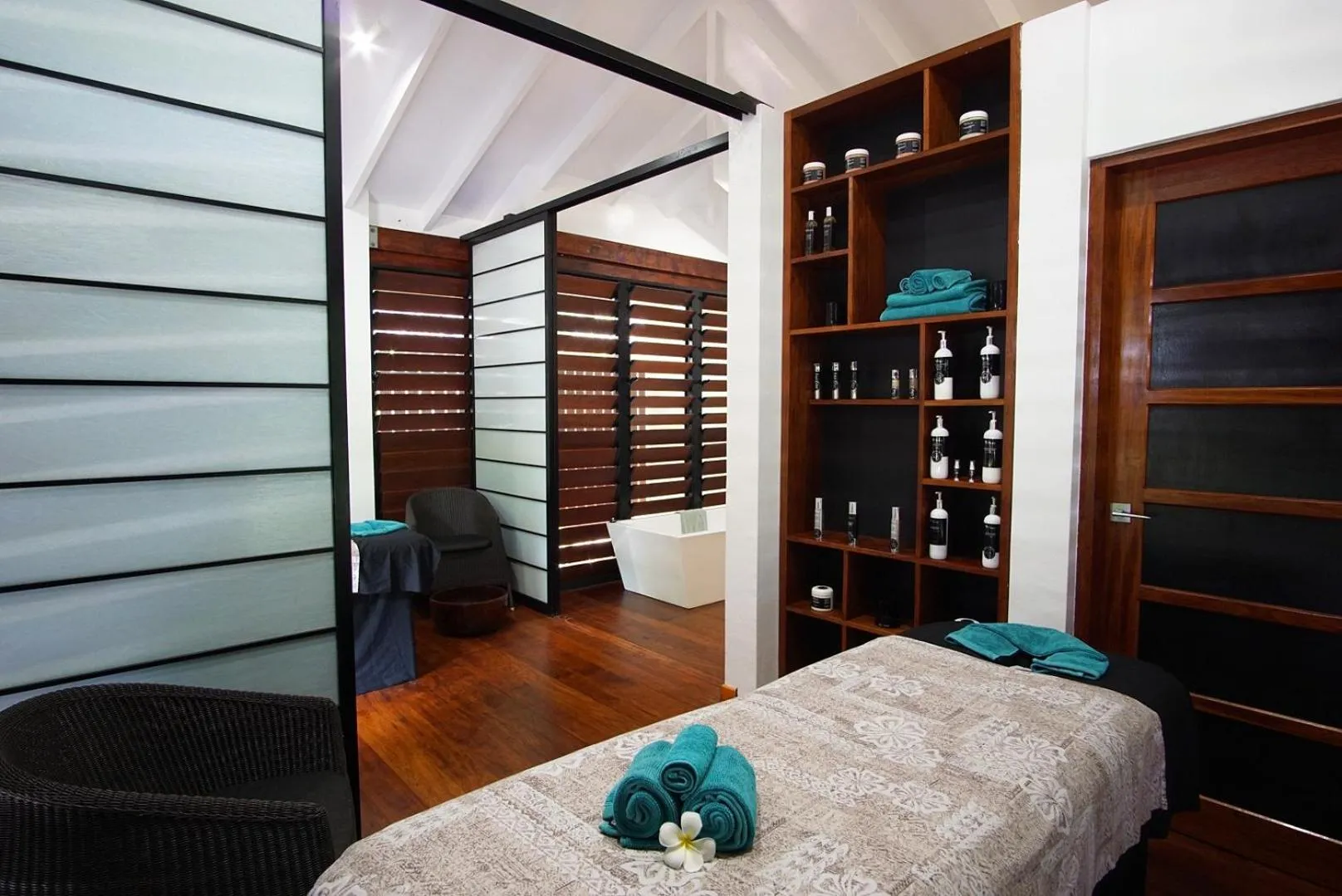 Spa and wellness centre/facilities, Bed in Barrier Beach Resort