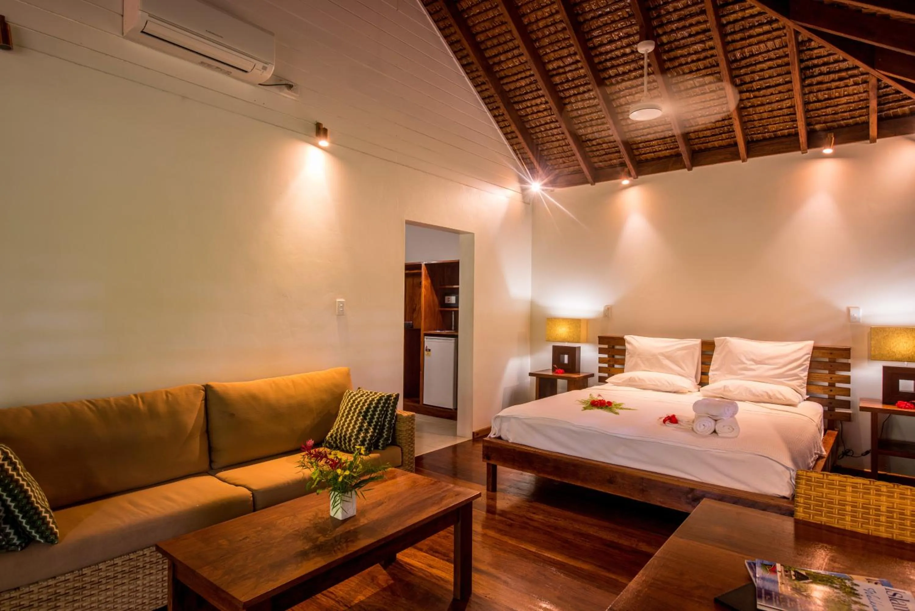 Photo of the whole room, Bed in Barrier Beach Resort