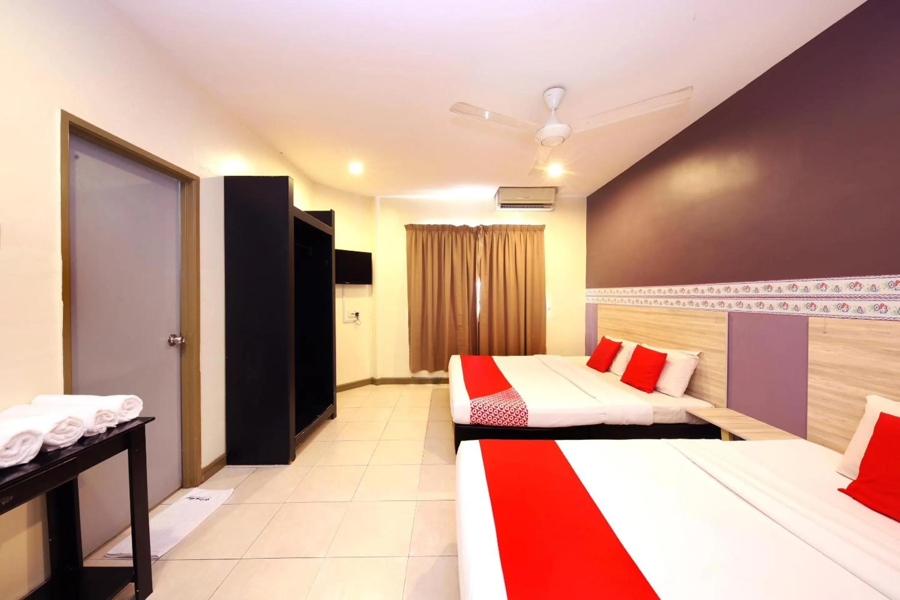 Bedroom, Bed in Collection O Batu Ferringhi Beach formerly ESQ Ferringhi