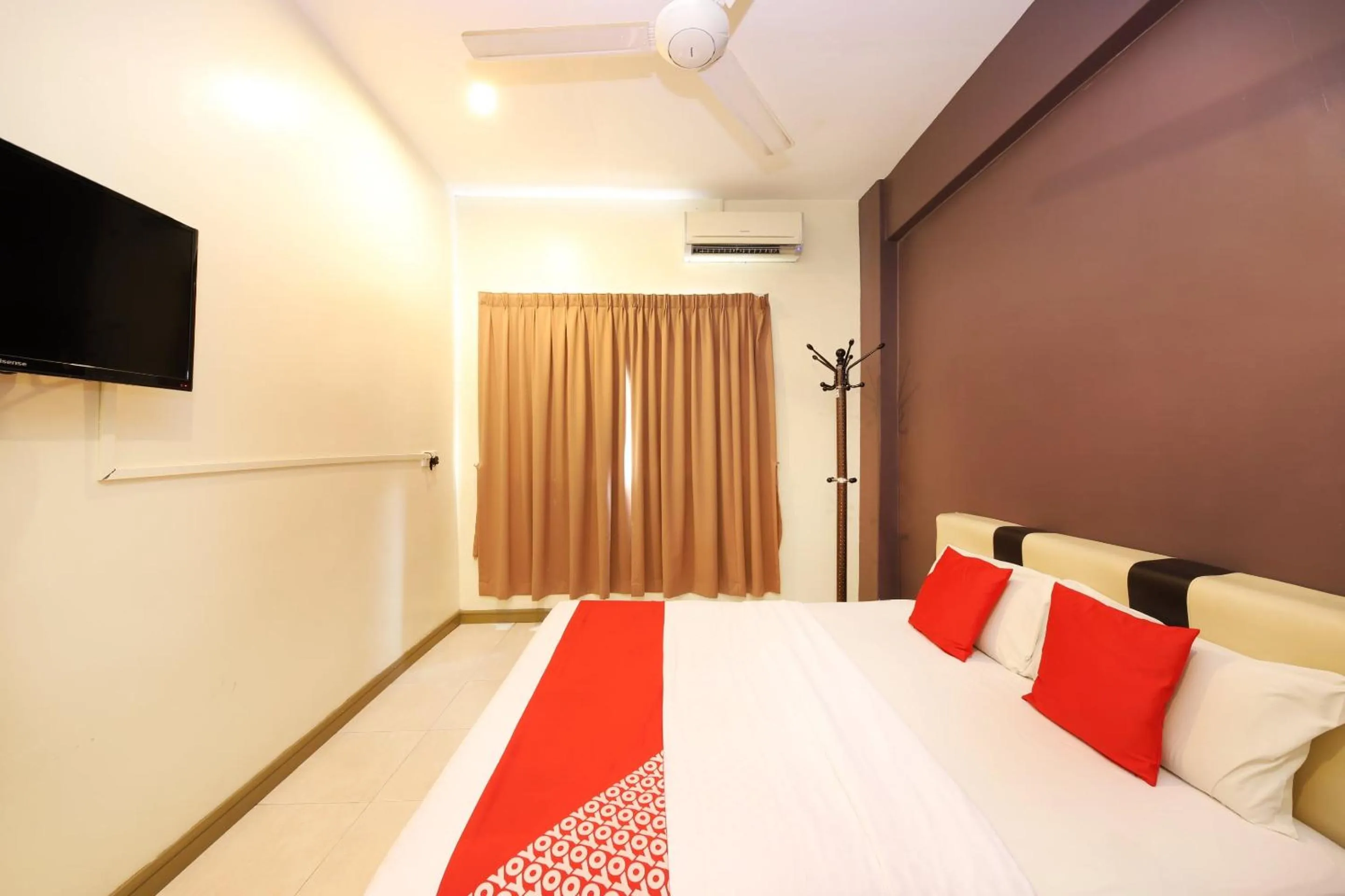 Bedroom, Bed in Collection O Batu Ferringhi Beach formerly ESQ Ferringhi