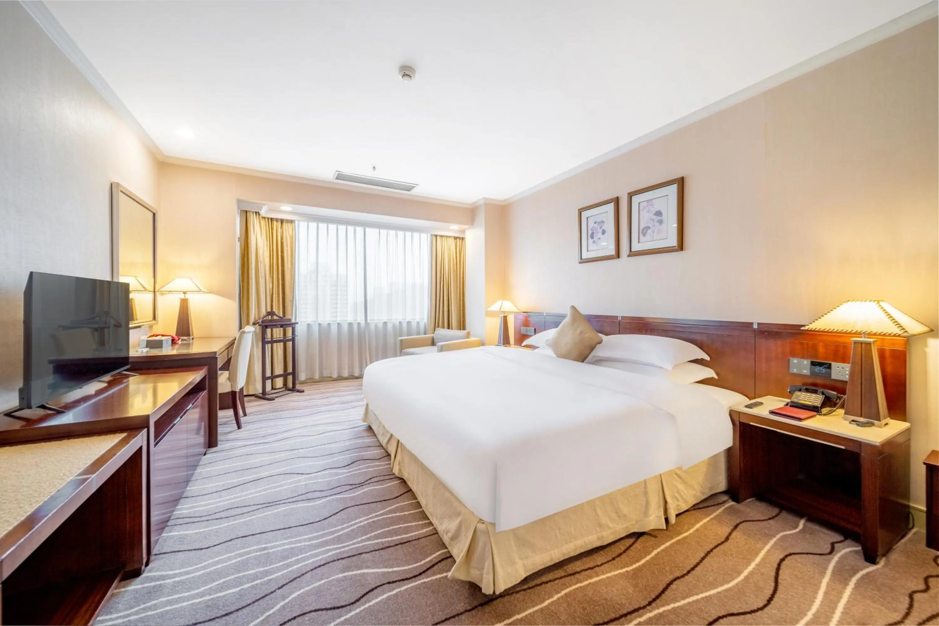 Bed in Zhongshan International Hotel