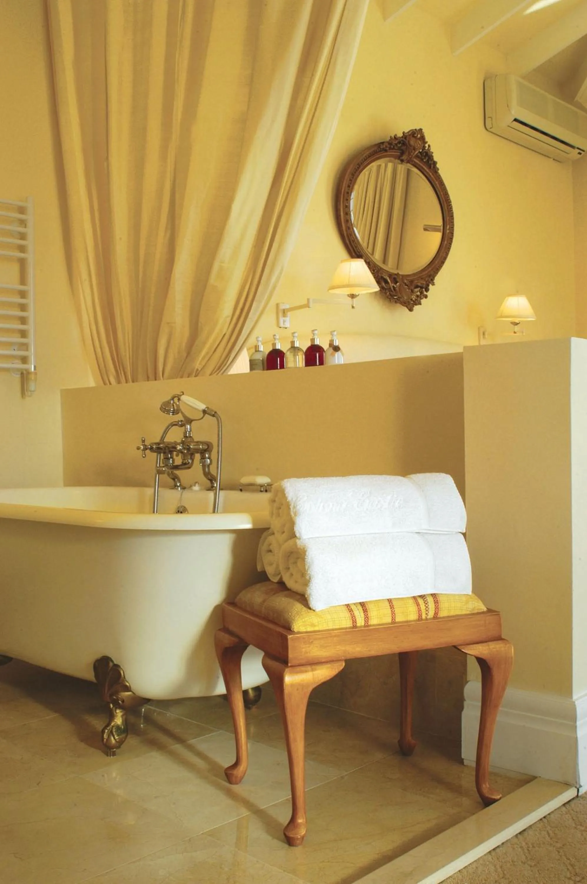 Bathroom in Colona Castle