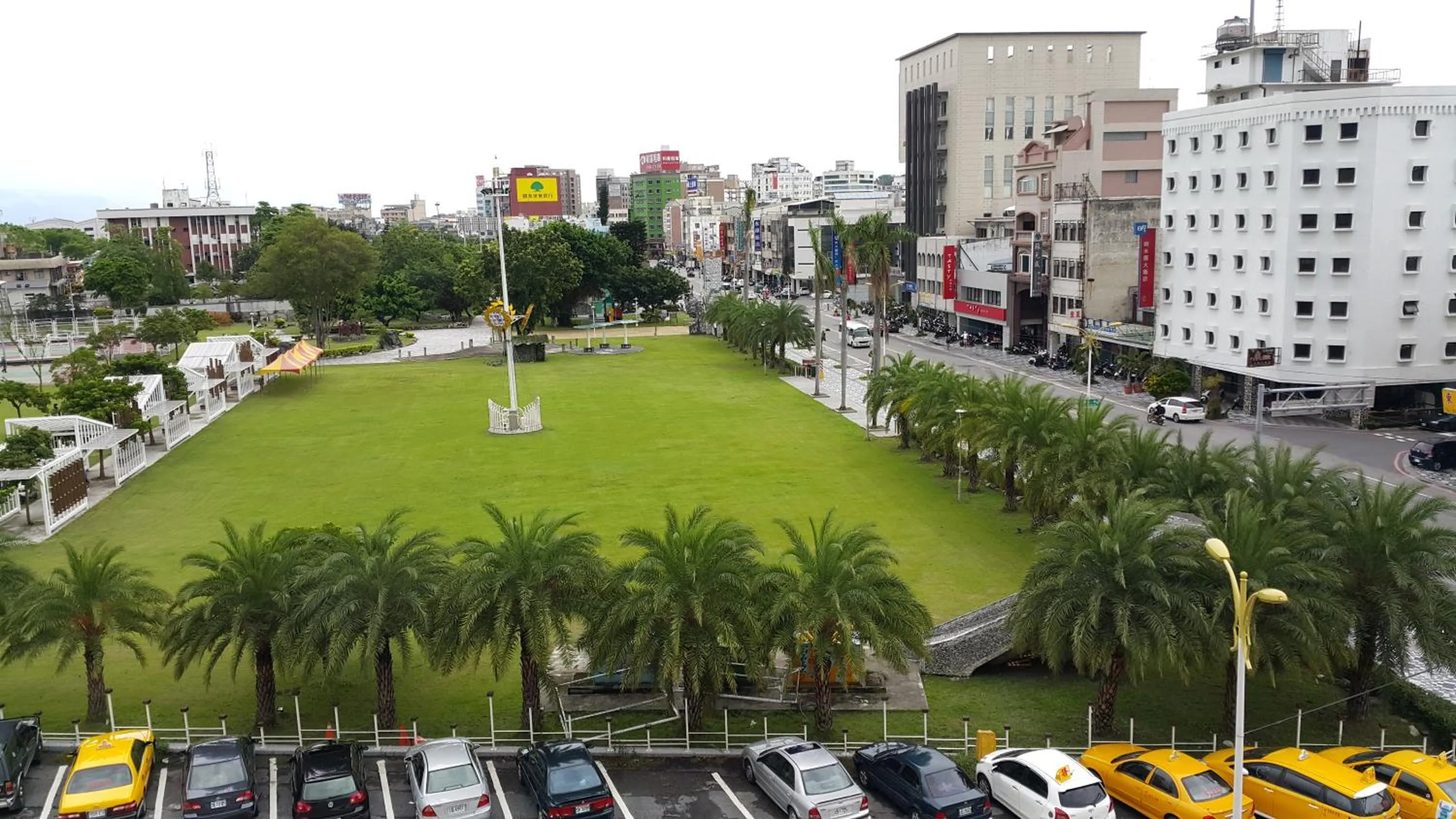 Property building in Maui B&B