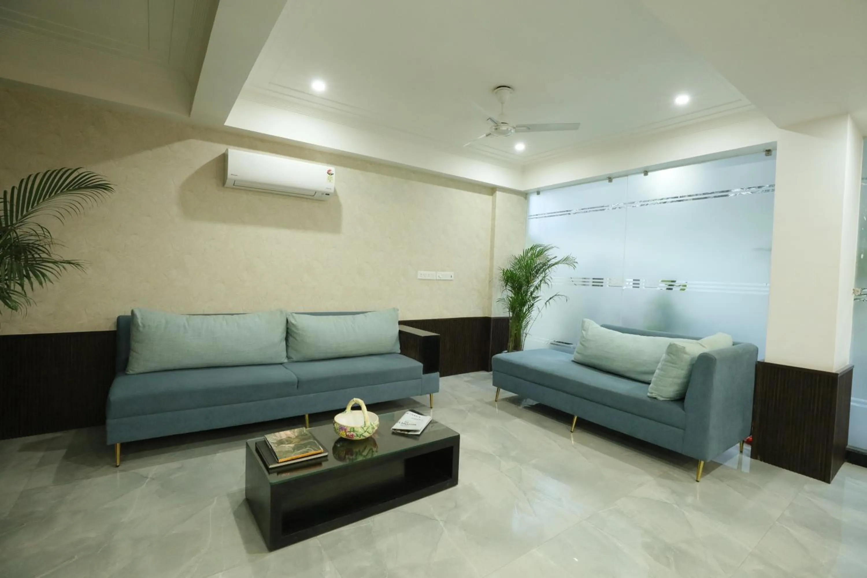 Restaurant/places to eat in CORPORATE STAYS-Golf Course Road