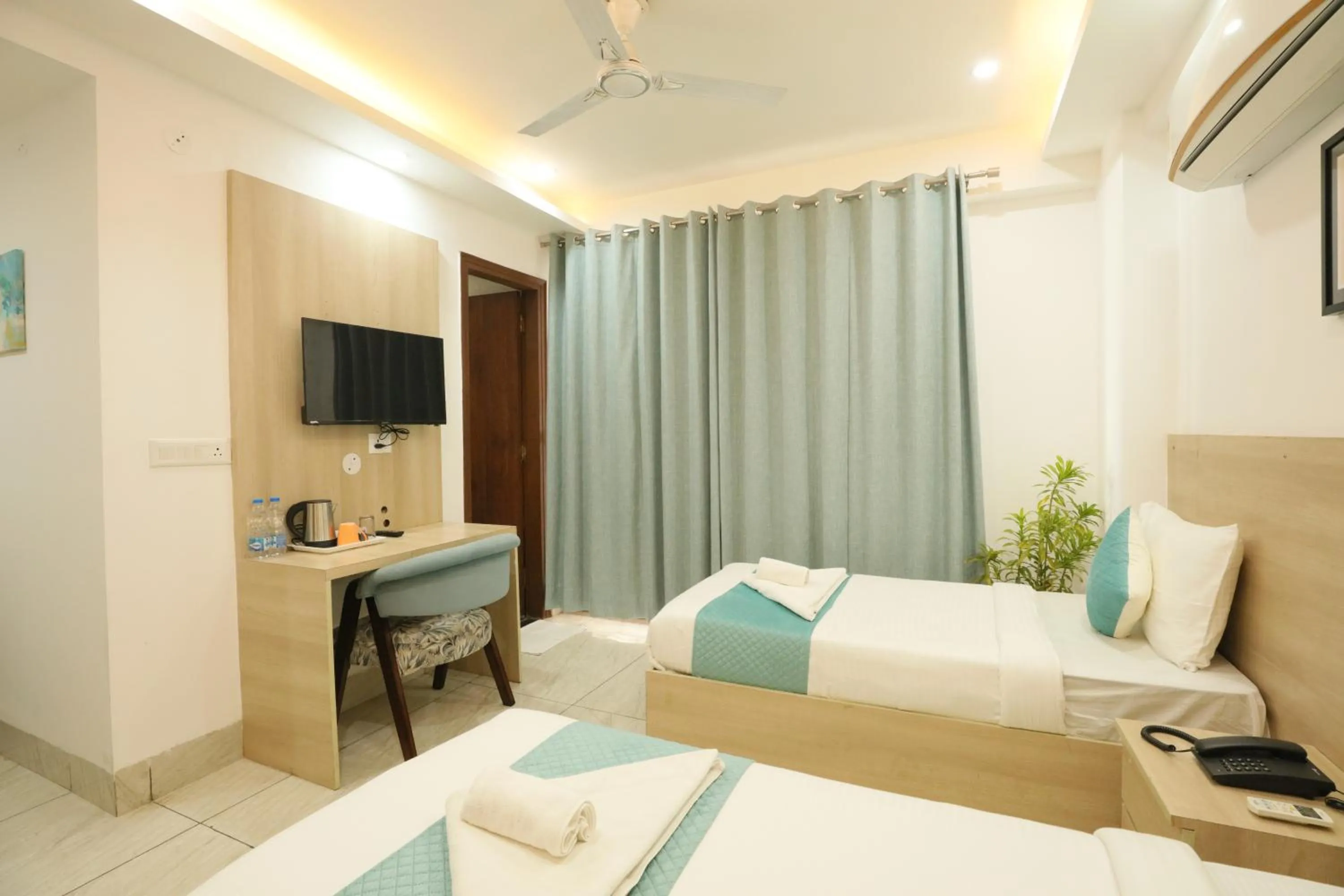 Bedroom, Bed in CORPORATE STAYS-Golf Course Road
