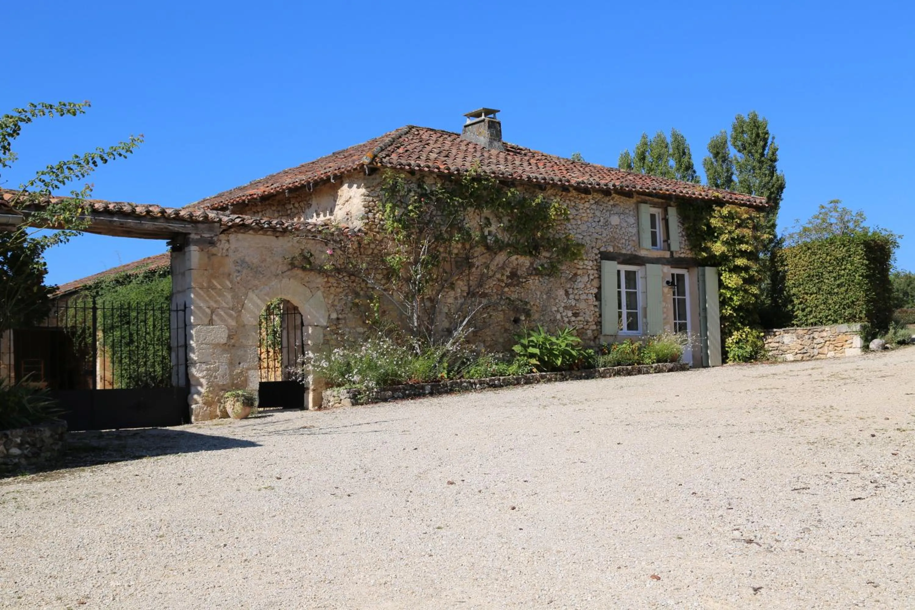 Facade/entrance in Gites Boutique