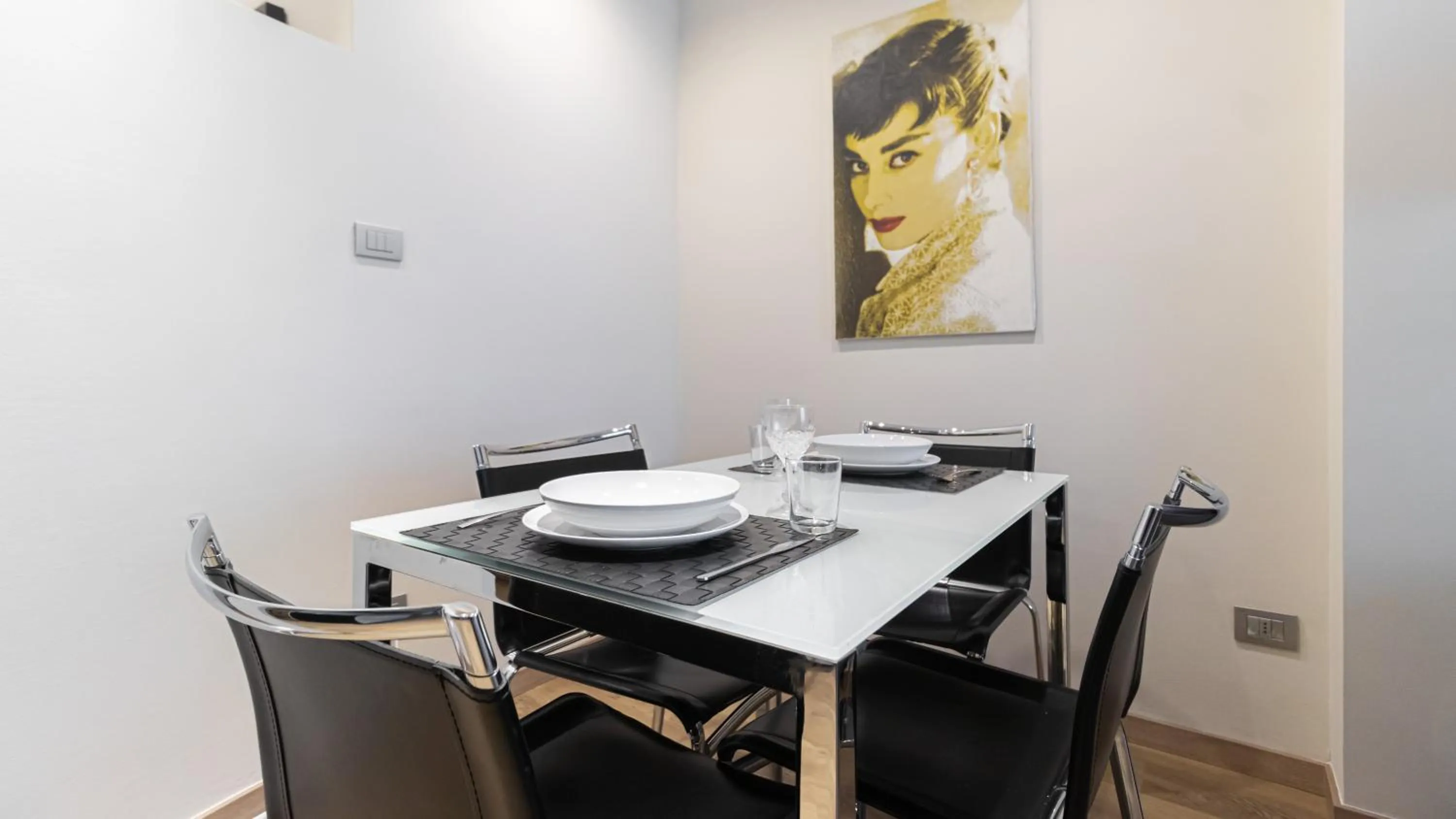 Dining area in Italianway Easy - Gian Galeazzo 7